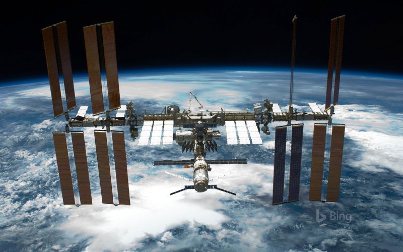 ISS_from_Shuttle_Endevour_S.jpg