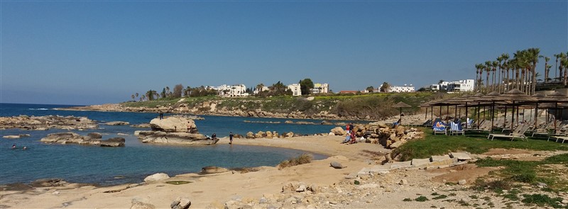 Vardas beach Green Monday about 9.15am (800 x 295).jpg