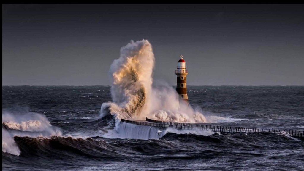 Sunderland pier storm.jpg