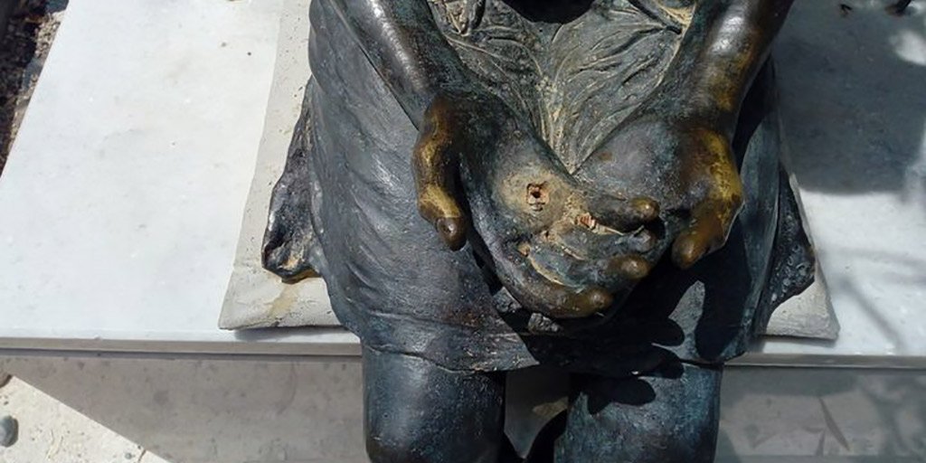 old-town-statue-vandals.jpg