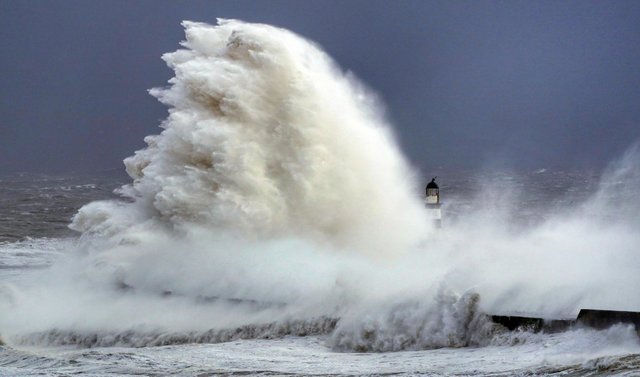 Sunderland lighthouse in storm.jpg