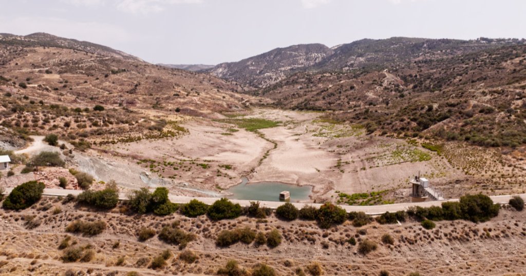 mavrokolympos-reservoir-in-august_masthead.jpg