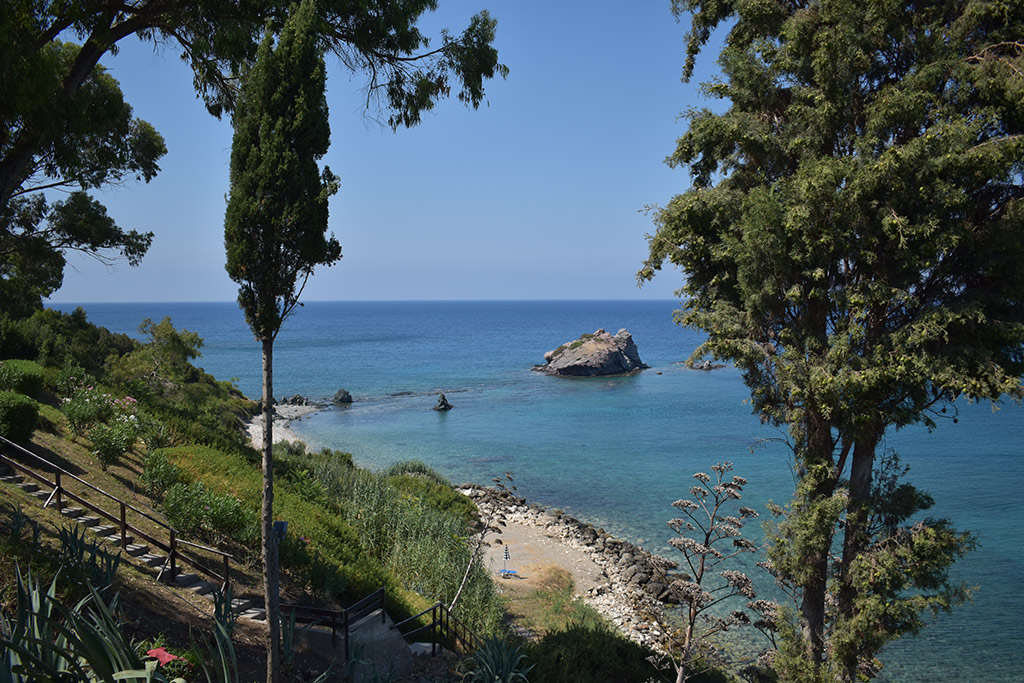 Aphrodites-wild-beach 04 aphrodites-wild-beach_04