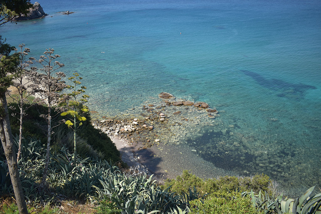 Aphrodites-wild-beach 09 aphrodites-wild-beach_09