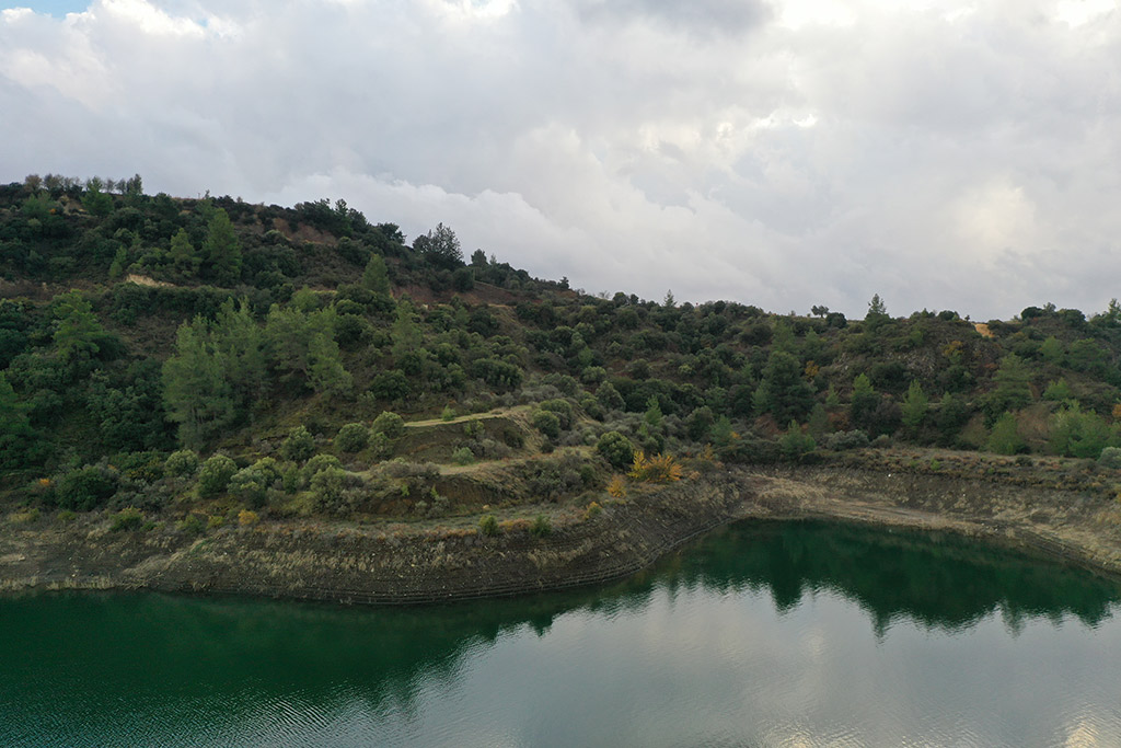 kannaviou-dam-from-above_11