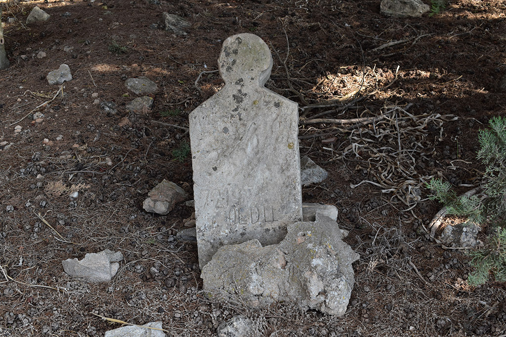 Kato-arodes-cemetery 13 kato-arodes-cemetery_13