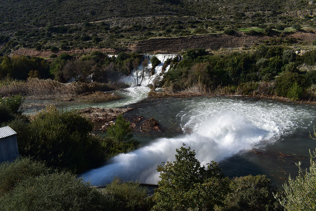 Kouris-dam-overflows 06 kouris-dam-overflows_06