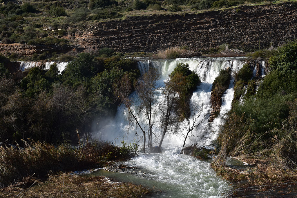 Kouris-dam-overflows 07 kouris-dam-overflows_07