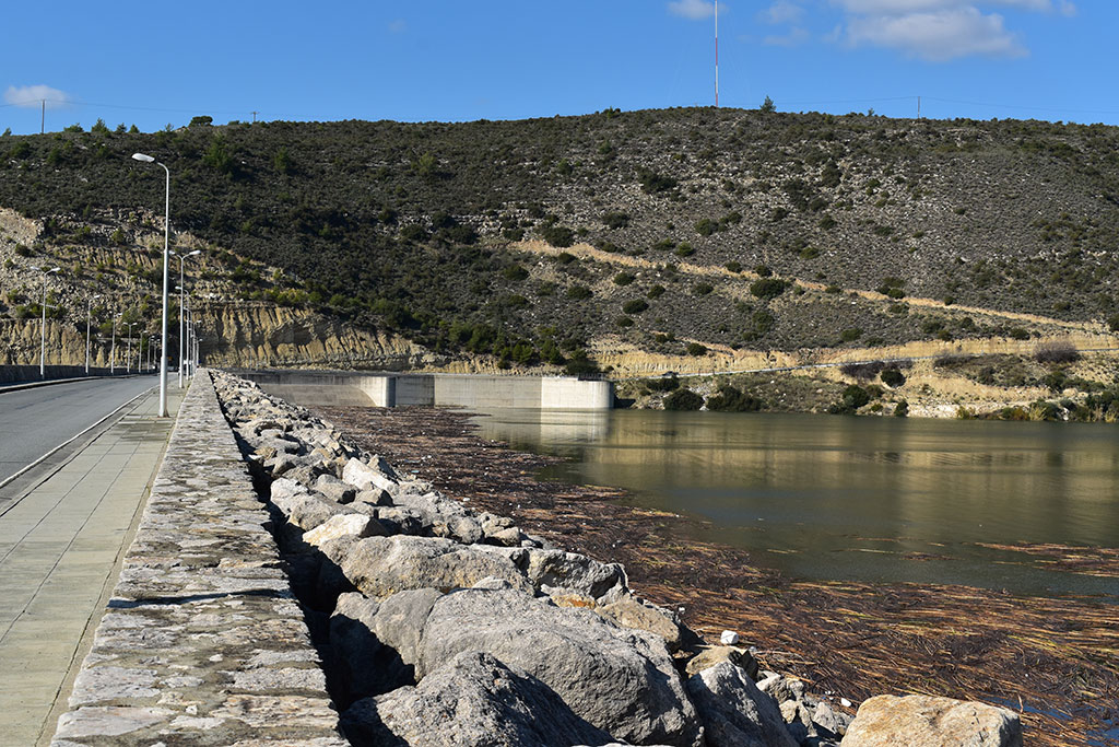 Kouris-dam-overflows 12 kouris-dam-overflows_12
