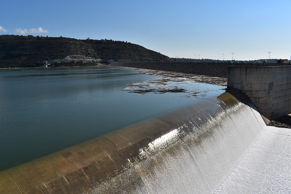 Kouris-dam-overflows 17 kouris-dam-overflows_17