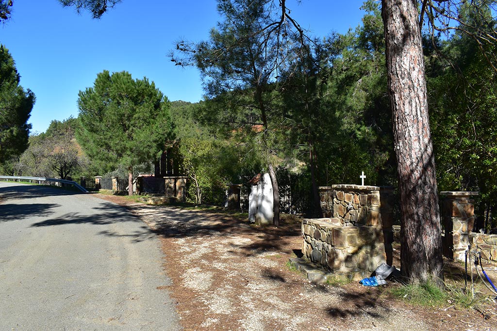 pomos-reservoir-church_01