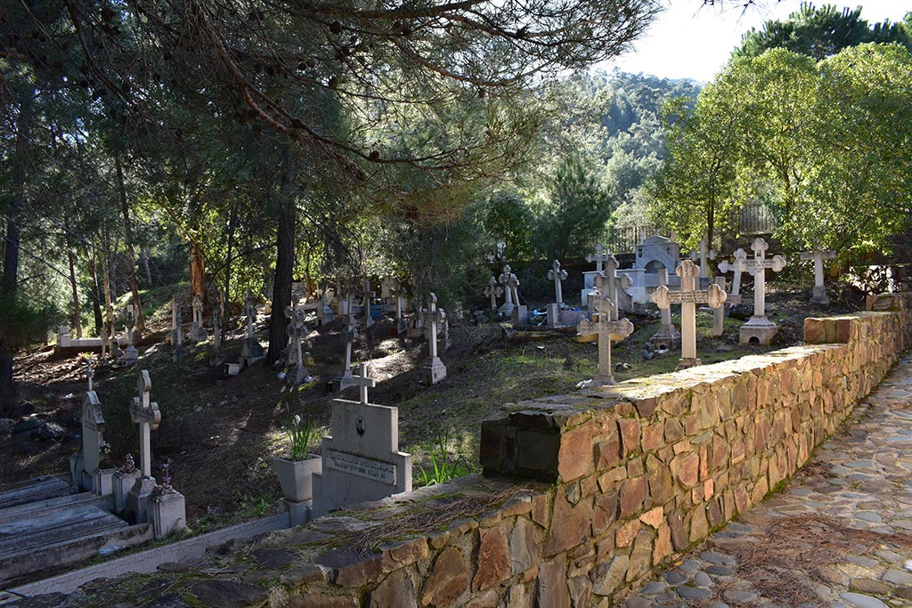 Pomos-reservoir-church 03 pomos-reservoir-church_03