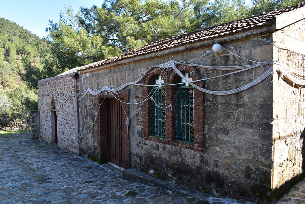 Pomos-reservoir-church 09 pomos-reservoir-church_09
