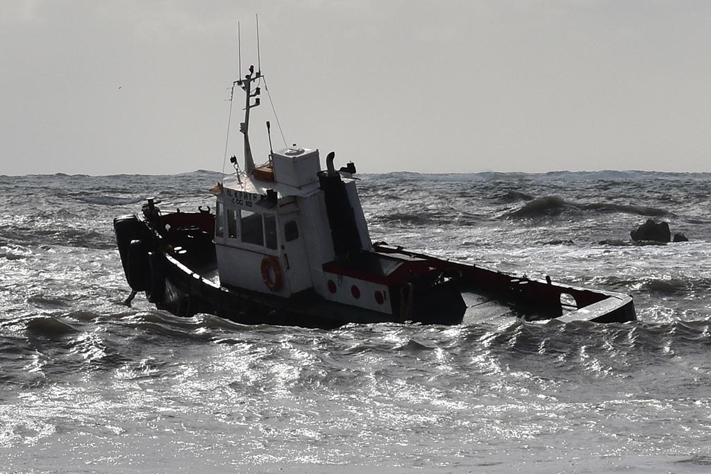 Stormy-seas 05 stormy-seas_05