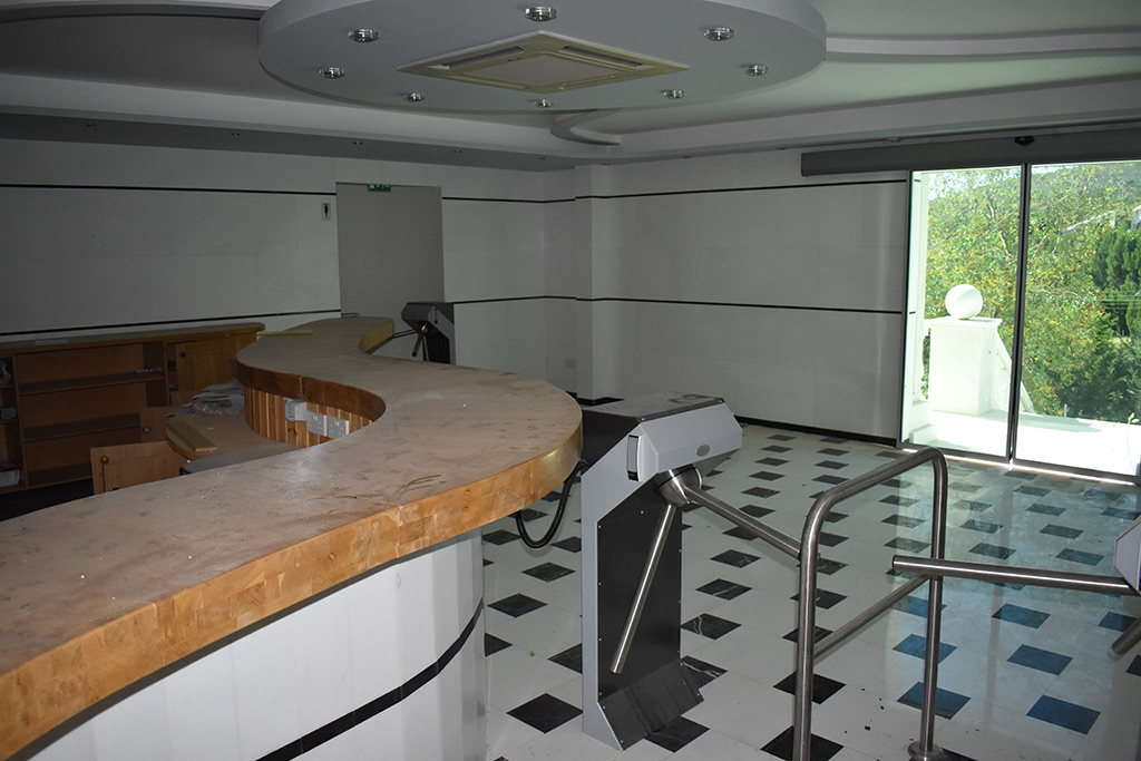 the-abandoned-health-spa_23