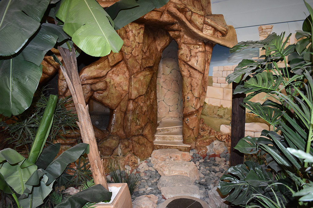 the-abandoned-health-spa_32