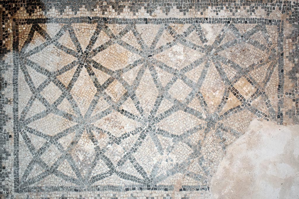the-house-of-dionysus_14-m05-geometric-pattern