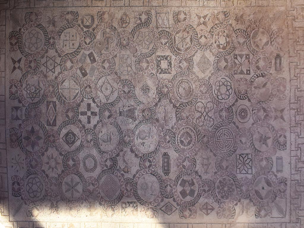 The-house-of-dionysus 17-m07-geometric the-house-of-dionysus_17-m07-geometric