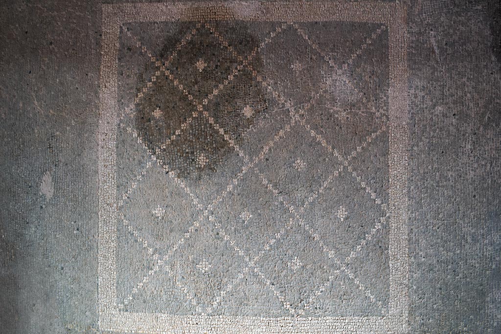 The-house-of-dionysus 25-m13-geometric the-house-of-dionysus_25-m13-geometric