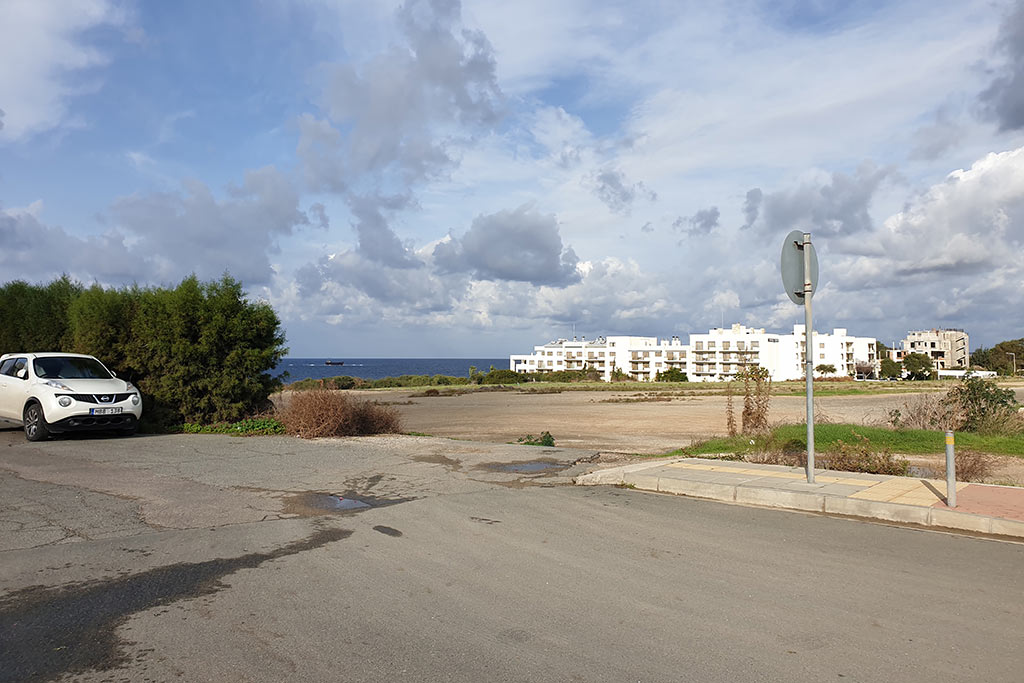 venus-beach-cleanup_01