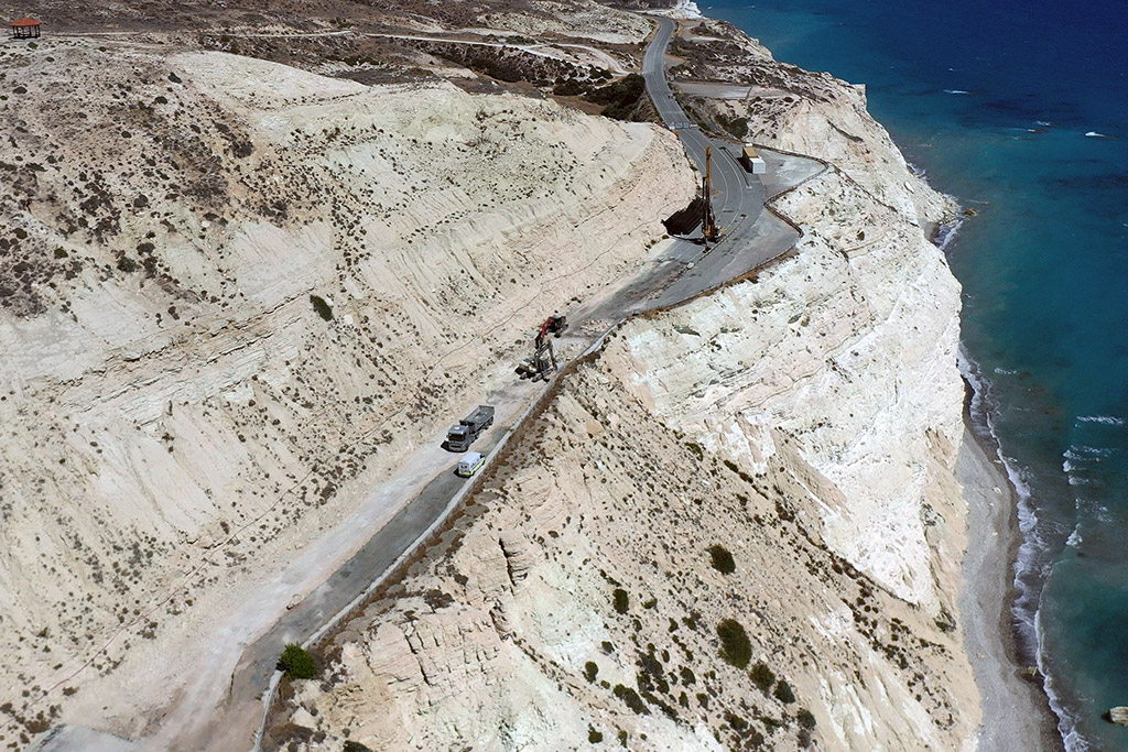 aphrodites-rock-road-repairs_04