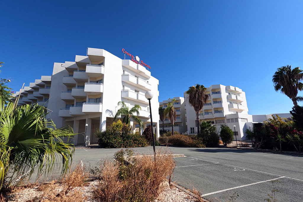 Crown-resorts-horizon 01 crown-resorts-horizon_01