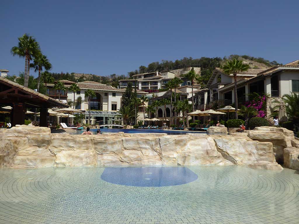 Holidays-in-cyprus 07-luxury-resorts holidays-in-cyprus_07-luxury-resorts