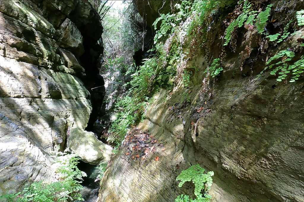 Martiri-gorge 09 martiri-gorge_09