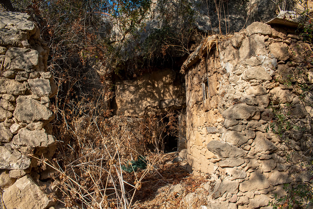 the-grey-cliffs-of-paphos-part-1_07