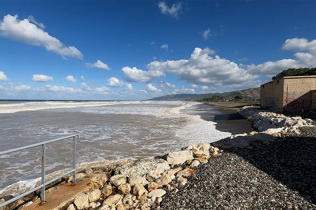 a-blustery-day-at-limni-pier_02