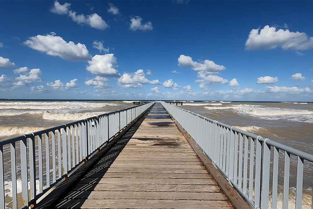 a-blustery-day-at-limni-pier_07