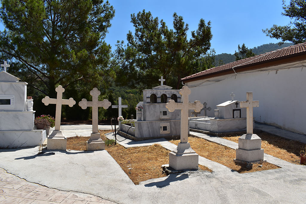 agia-marina-cemetery_07