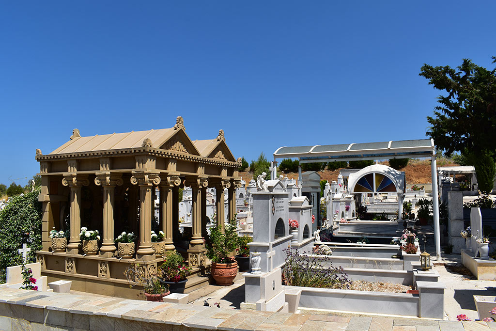 agia-marina-cemetery_15