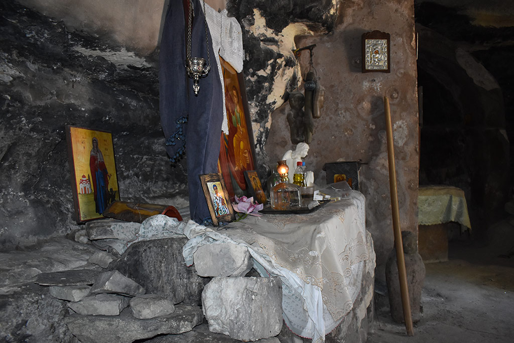 akourdaleia-cave-church_19