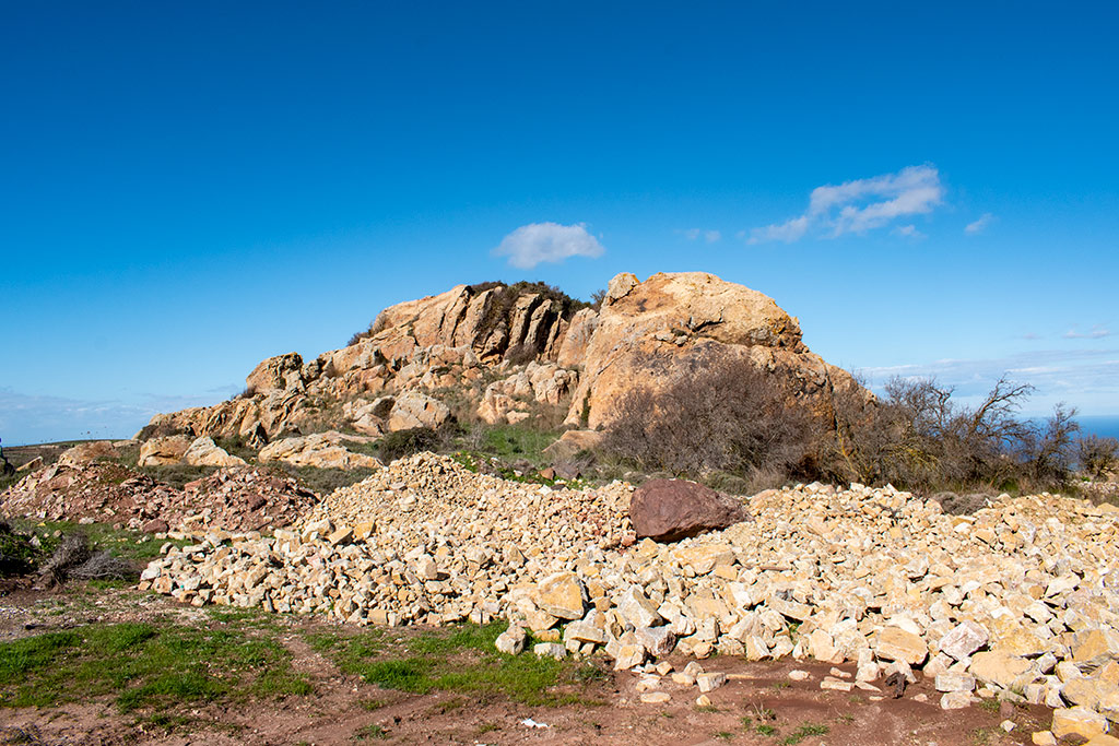 Droushia-rocks-in-spring 01 droushia-rocks-in-spring_01