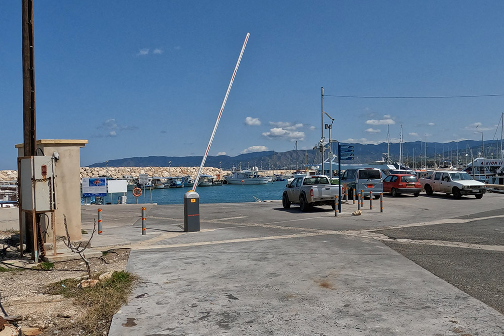 latsi-beach-and-harbour_11