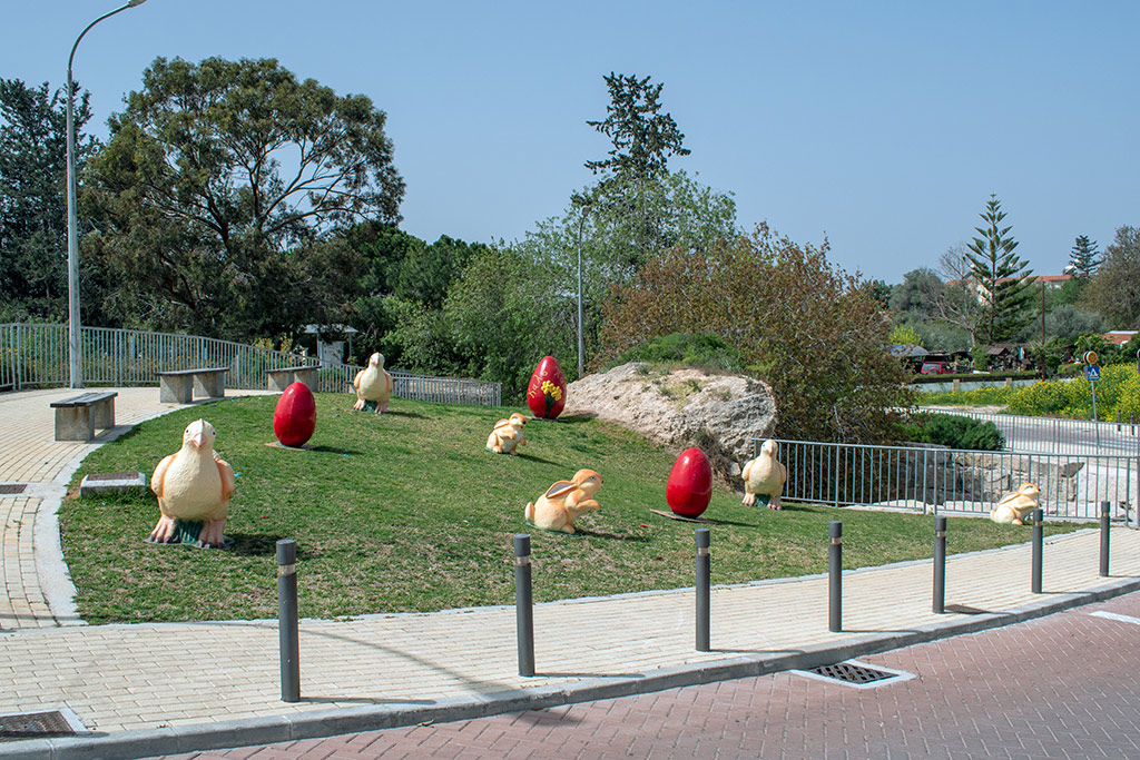 paphos-easter-decorations_01