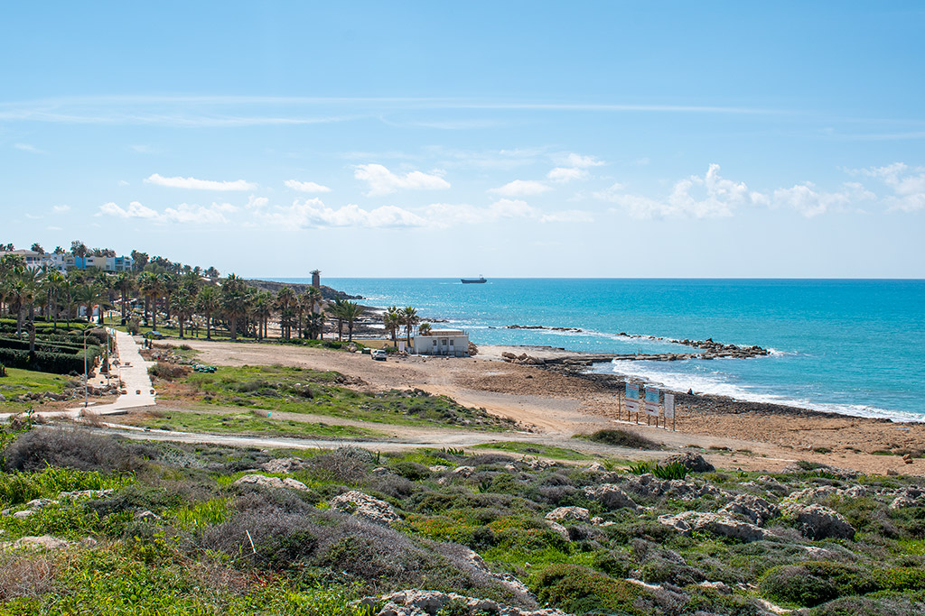 st-georges-beach-and-monument_01