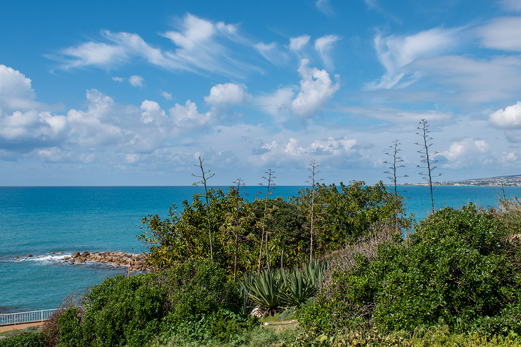 st-georges-beach-and-monument_03