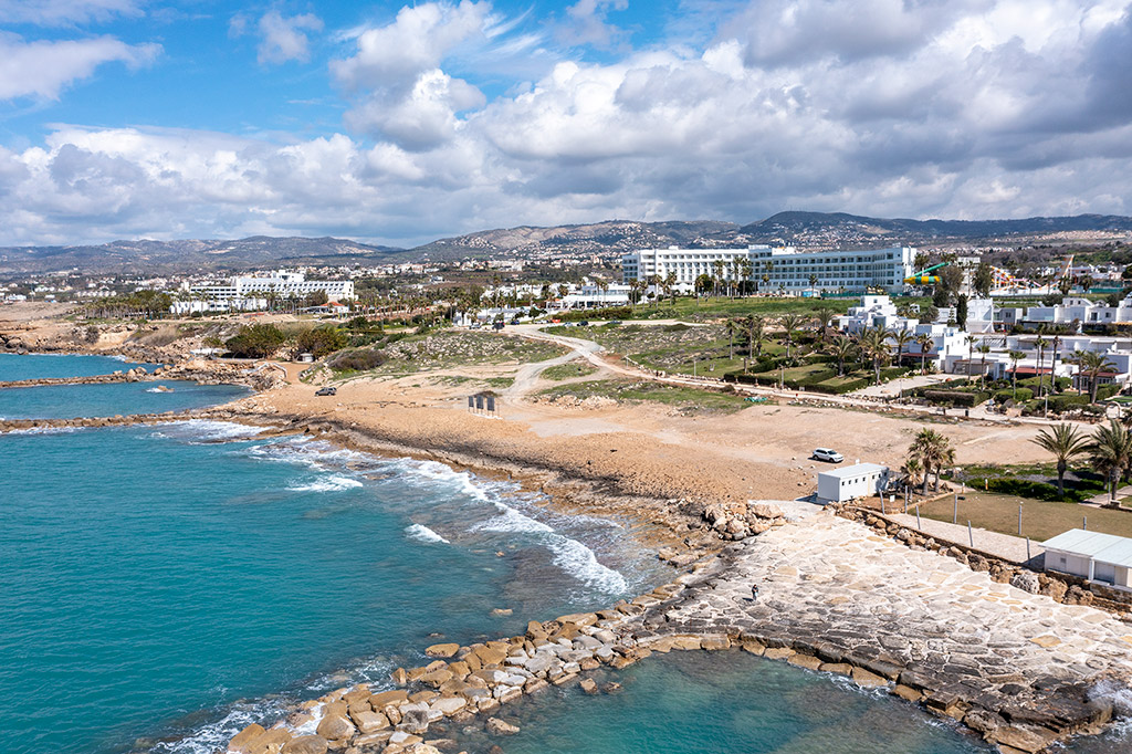 st-georges-beach-and-monument_06