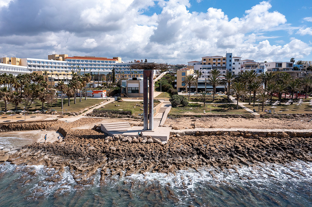 st-georges-beach-and-monument_19