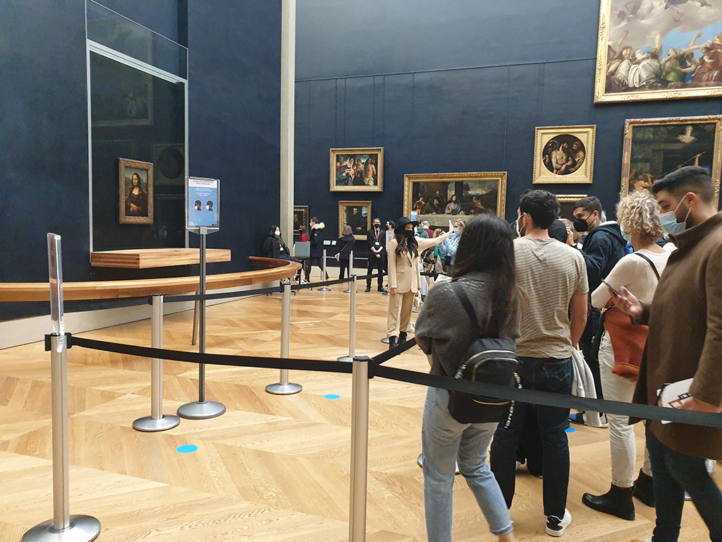 Travelling-in-these-days-of-covid 17-queueing For Mona Lisa travelling-in-these-days-of-covid_17-queueing_for_mona_lisa