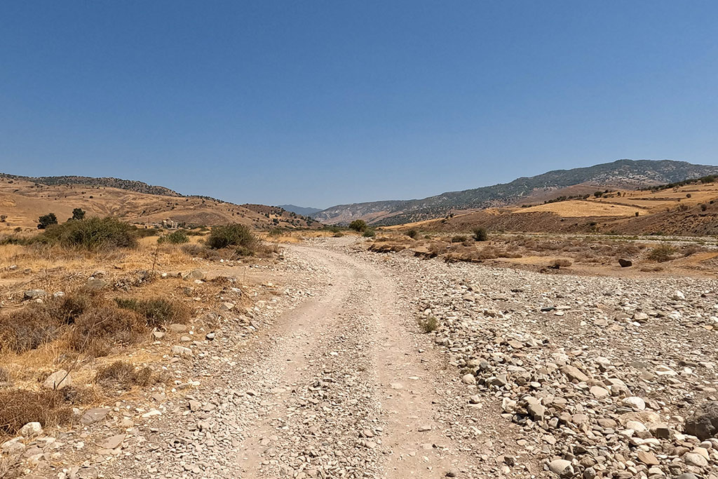 xeros-river-offroad-adventure_08-distant-sinti