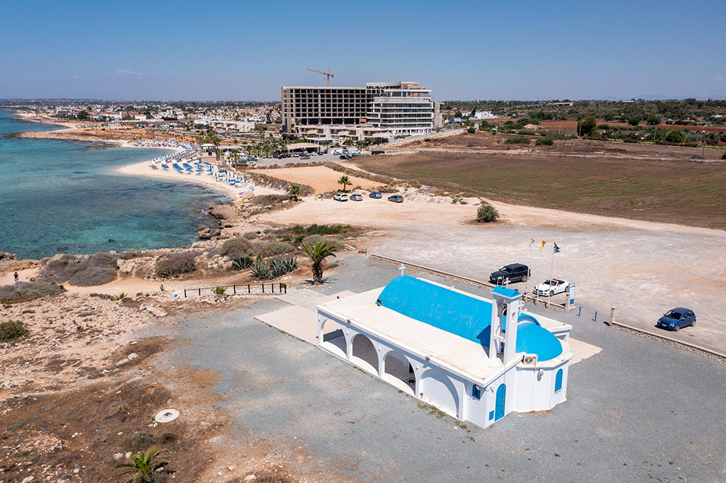 cyprus-roadtrip-05_14-church-from-above