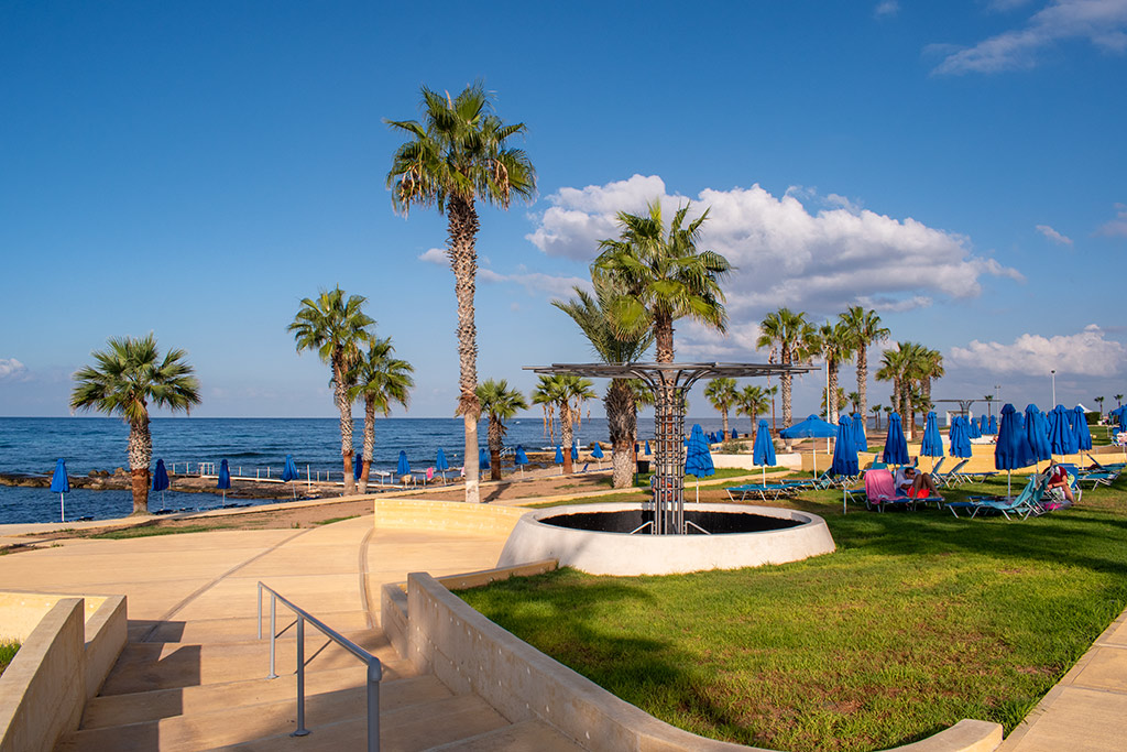 lighthous-to-venus-beach_14