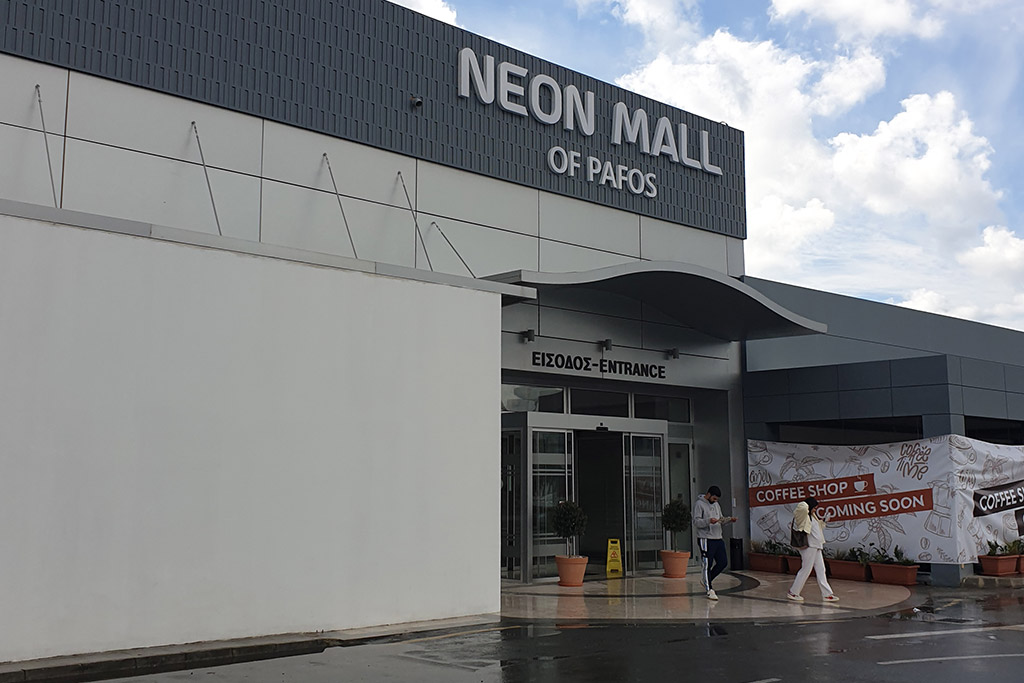 Neon-mall 01 neon-mall_01