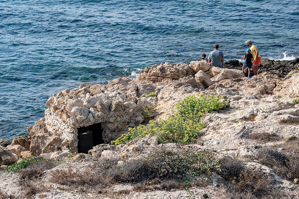 paphos-harbour-walkway-is-open_14
