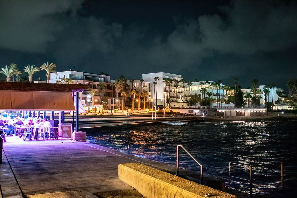 Paphos-seafront-at-night 05 paphos-seafront-at-night_05