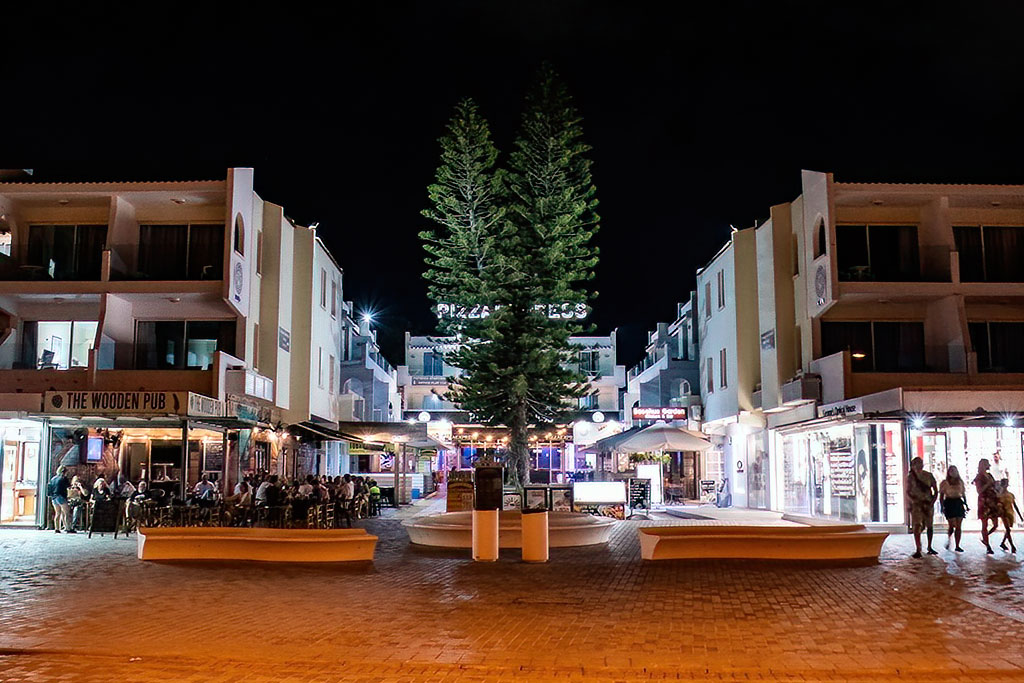 Paphos-seafront-at-night 12 paphos-seafront-at-night_12
