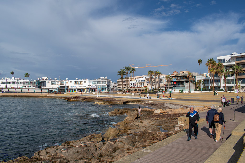 paphos-seafront-in-december_05